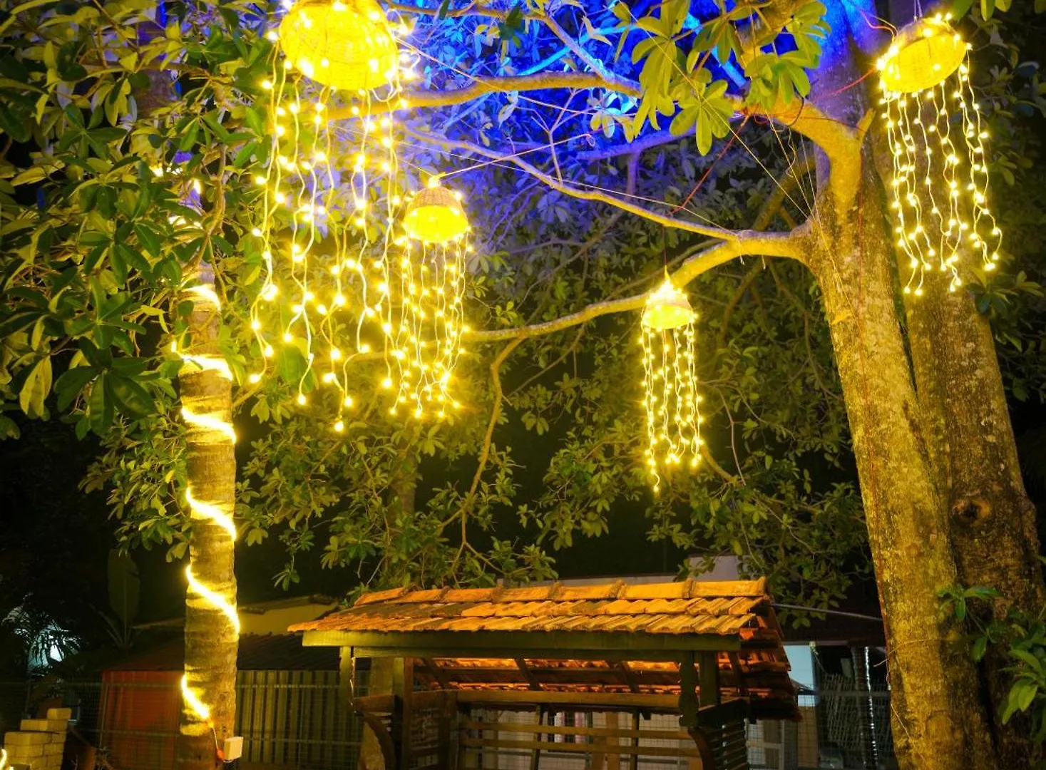 Botel Hotel Island Of Peace Houseboat Champakulam